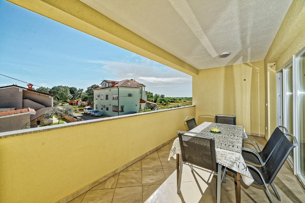 Apartment Una Pula Exterior photo