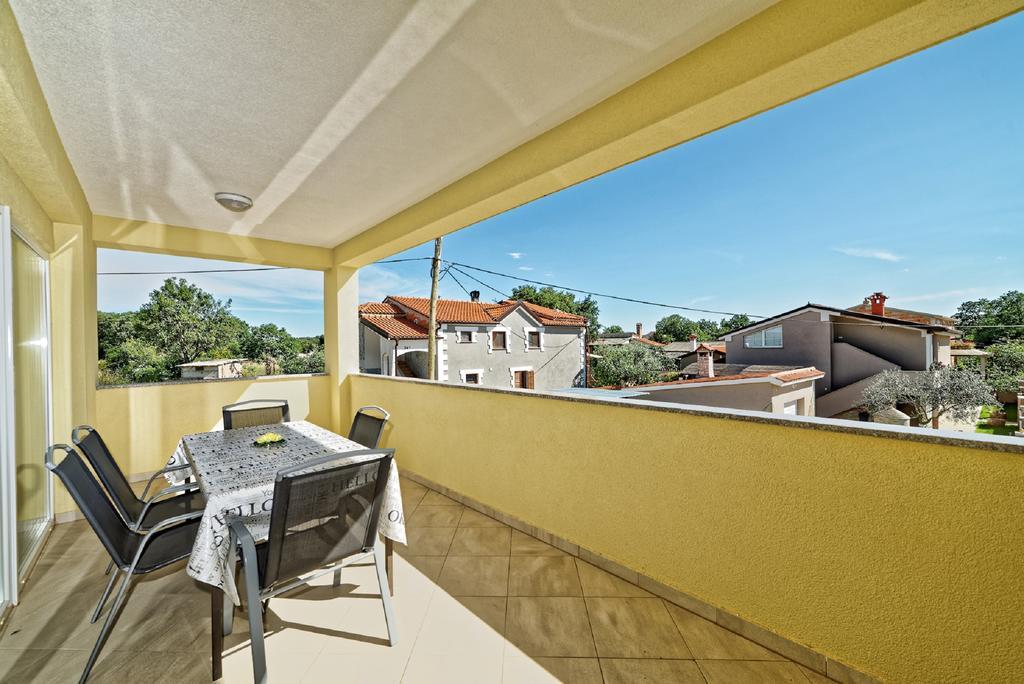Apartment Una Pula Exterior photo